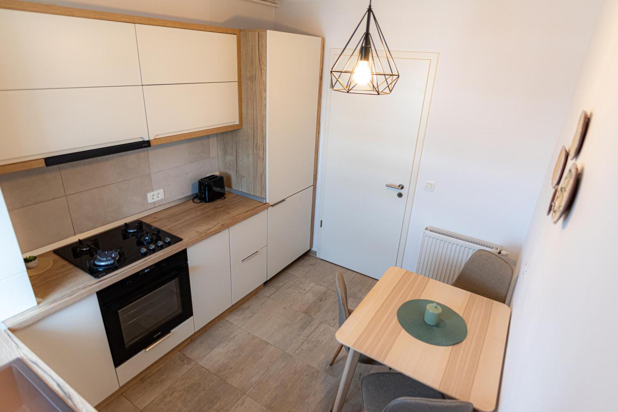דירה B&v - 706 Coresi - Balcony & Free Parking *