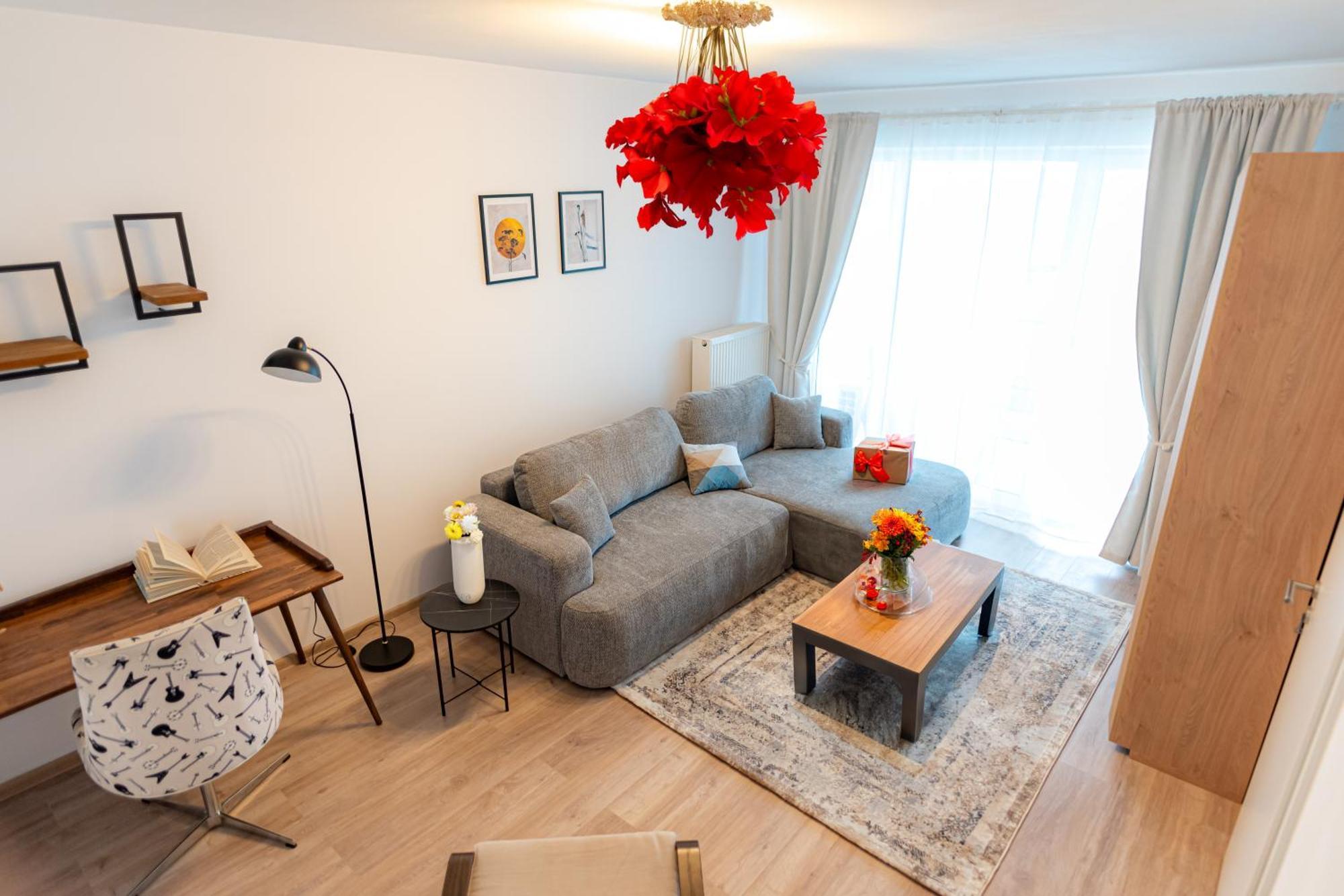 B&v - 706 Coresi - Balcony & Free Parking *